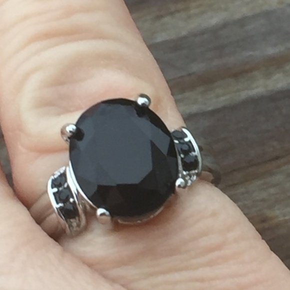 Black Sapphire white gold fashion ring - Picture 2 of 8